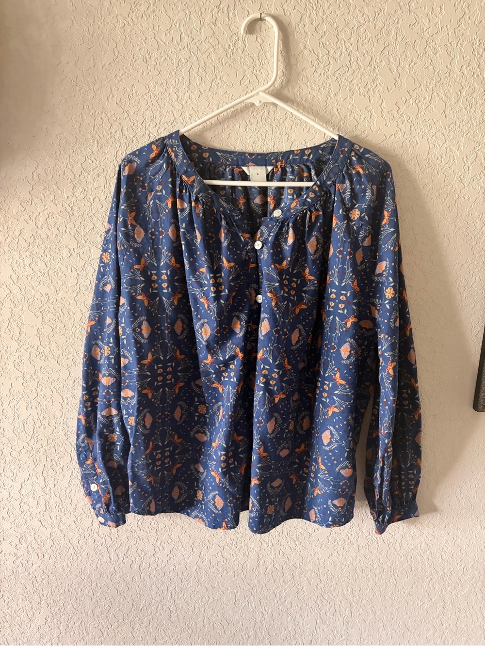 Duluth Trading Co Blue Floral Button-Peep Long-Sleeve Blouse